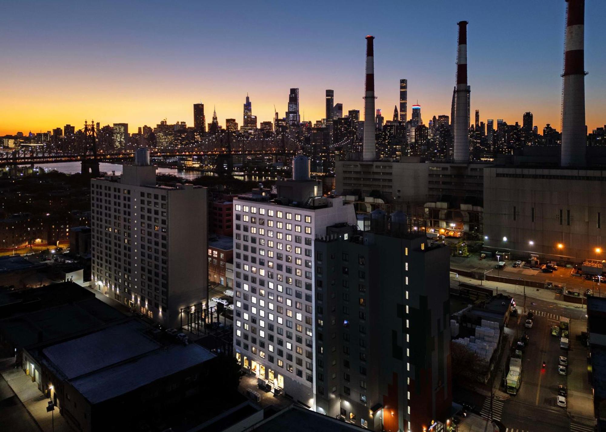 Doubletree By Hilton Long Island City, Ny ニューヨーク エクステリア 写真
